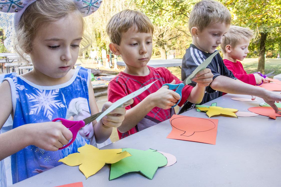 The Raleigh School Photo - At the elementary school, we engage children's hands, hearts and minds every day — in the classroom as well as in our many outdoor spaces. Using an inquiry-based approach, our teachers help build critical and creative thinking skills.