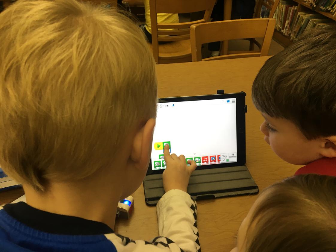 Our Lady Of Grace School Photo - Preschoolers coding using Chromebooks.