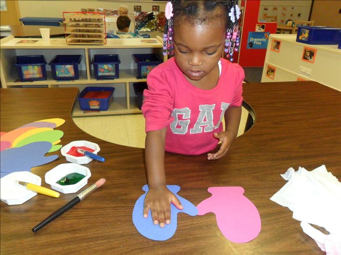 Franconia KinderCare Photo #1 - Preschoolers are encouraged to express themselves through creative art.