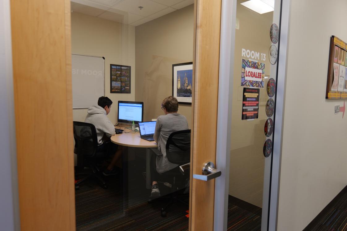 Brightmont Academy - Redmond Photo #1 - Brightmont Academy's personalized instruction provides students the flexibility to learn at their own pace.