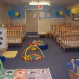 Naperville KinderCare Photo #3 - Our first Infant room is restriction free. This provides optimal development for the non mobile infants.
