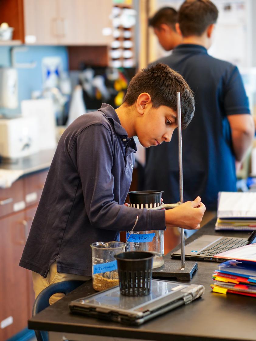 Episcopal Day School of St. Matthew Photo - A seventh grader takes part in a science lab