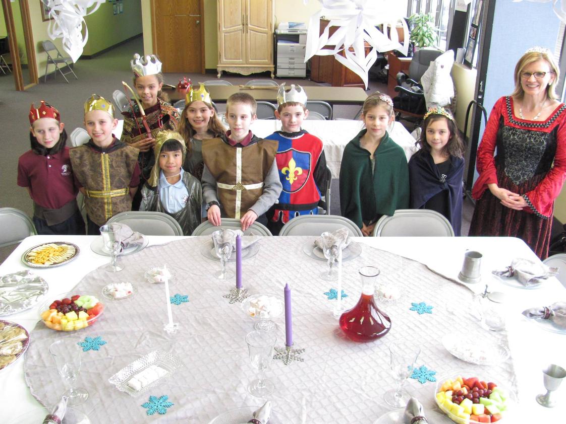 Agape Christi Academy Photo - 3rd and 4th graders celebrate reading The Lion, the Witch and the Wardrobe with a Narnia feast.