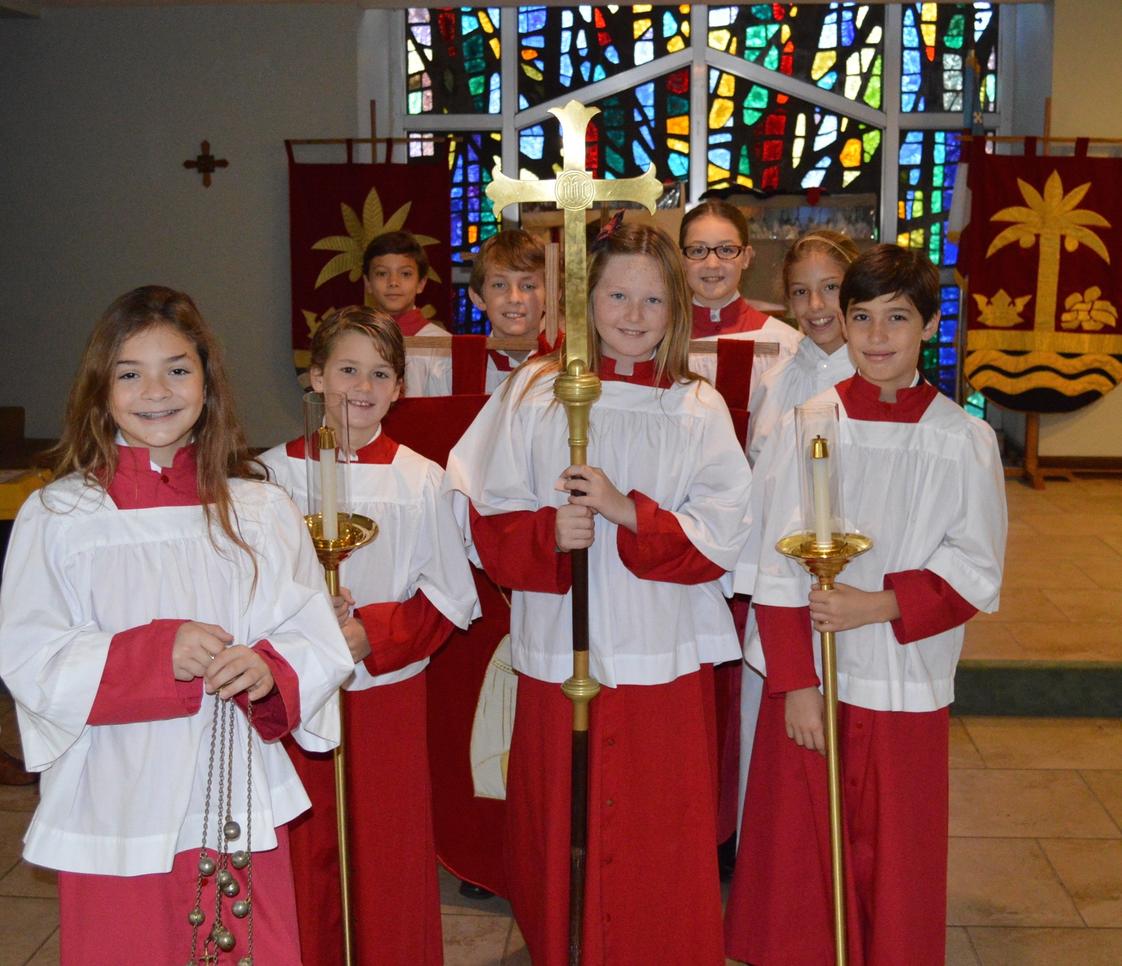 St. Stephen's Episcopal Day School Photo #1 - Students in Grades 1 - 5 attend chapel once each week with older students serving as acolytes. The preschool students attend one chapel each week.